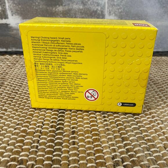 LEGO NEW 2011 retired Holiday Magnet Mini-figure Santa Building Toy # 853353 - Picture 4 of 5